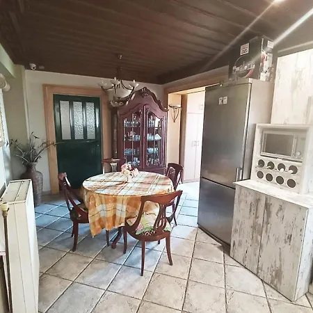Feriehus Kalivas Traditional House